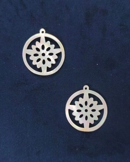 Natural White Mother of Pearl Starburst Carved Flower Wheel Round Shell Charms (10pcs)