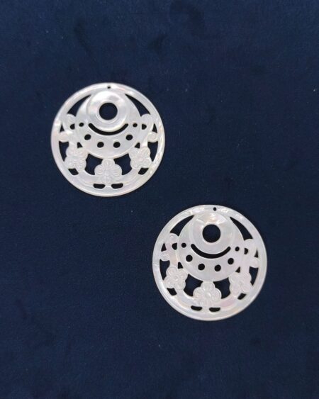 Natural White Mother of Pearl Carved Clover Charm (10pcs)