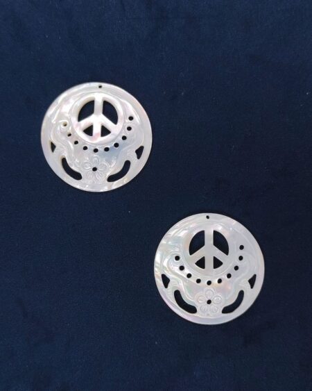 Natural White Mother of Pearl Peace Charm (10pcs)