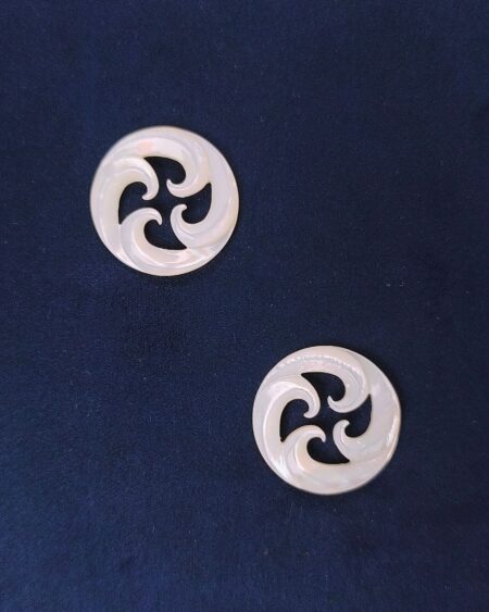 Natural White Mother of Pearl Carved Spiral (10pcs)