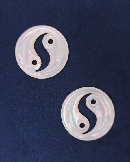 Natural White Mother of Pearl Yin Yan Disc. Charm (10pcs)