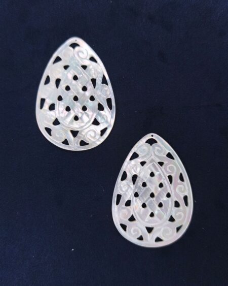 White Mother of Pearl Pear Shaped Charm (10pcs)