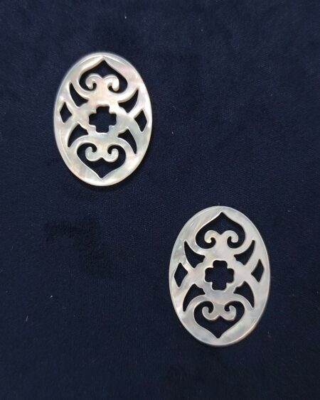 Natural Mother of Pearl Oval Shaped Design Charm (10pcs)