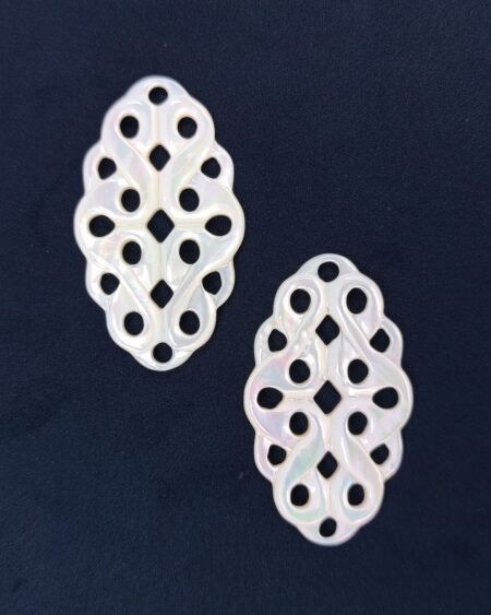White Mother of Pearl Celtic Knot Connectors (10pcs)