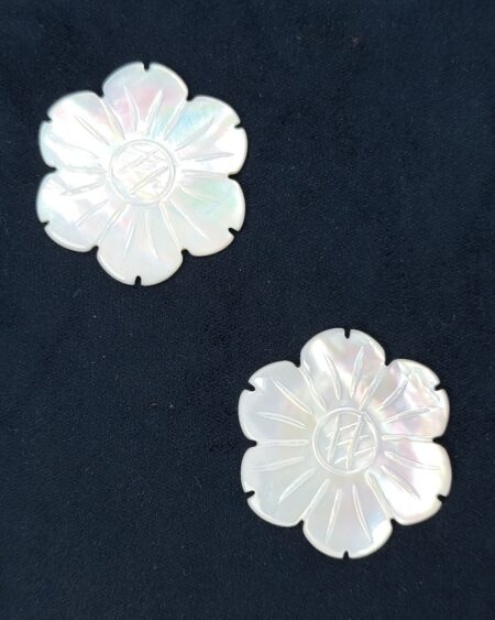 White Mother of Pearl Flower Carved Blossom(10pcs)