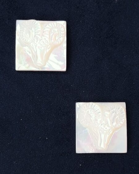 White Mother of Pearl Ram Head (10pcs)