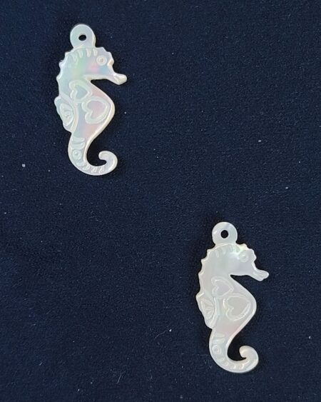 White Mother of Pearl Seahorse (10pcs)