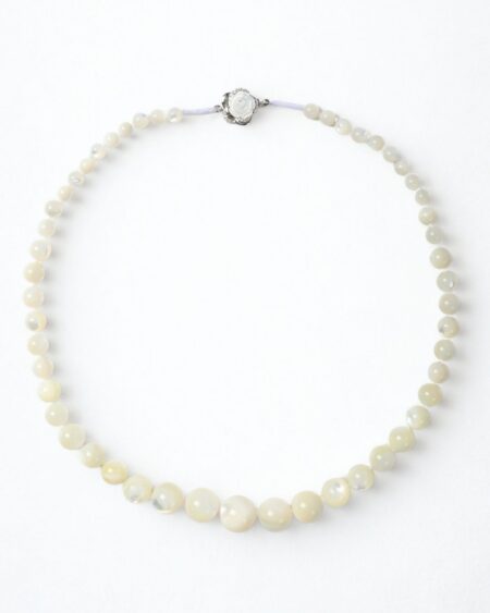 White MotherofPearl Graduated Necklace with Rose Clasp